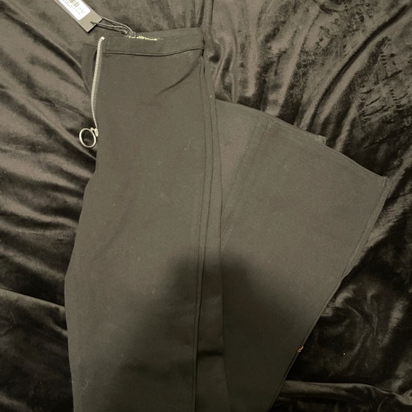 BlankNYC Tuxedo point zip front flare pant - Picture 2 of 3